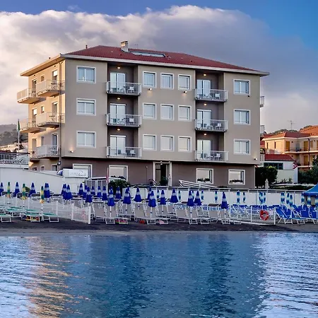 La Baia Диано-Марина